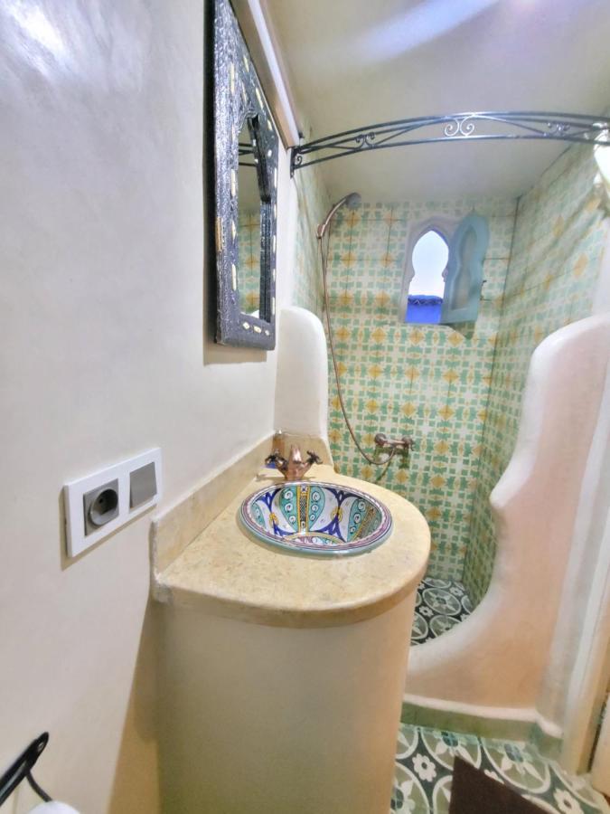 Honey Suckle Hotel Chefchaouen Bagian luar foto