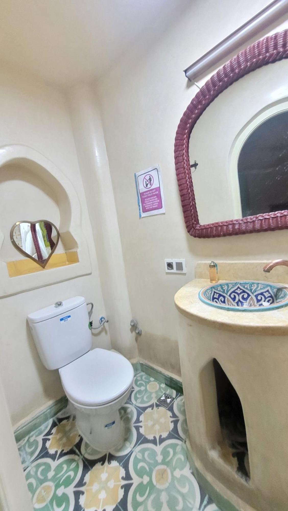 Honey Suckle Hotel Chefchaouen Bagian luar foto
